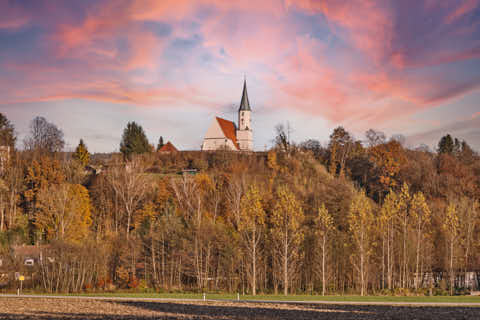 Gemeinde Stubenberg Landkreis Rottal-Inn Kirche St. Georg Landschaft (Dirschl Johann) Deutschland PAN